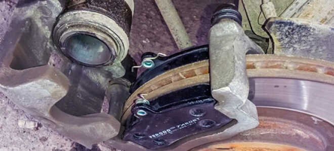 Самостоятельная замена передних тормозных колодок Лада Гранта