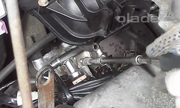 Зажим топливной рампы Лада