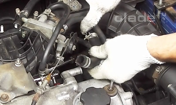 Установка патрубка Калина