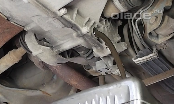 Слив масла КПП на Ладе
