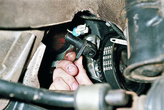 Самостоятельная проверка и замена датчика положения коленвала ВАЗ 2110