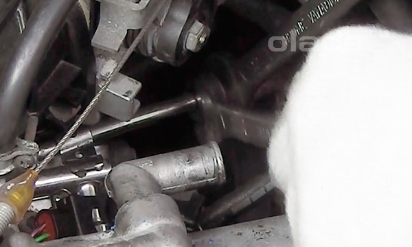 Демонтаж подающей трубки Лада