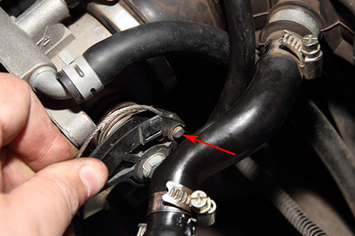 Выводим тросик из зацепа