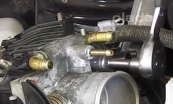 Демонтаж дроссельной заслонки Лада